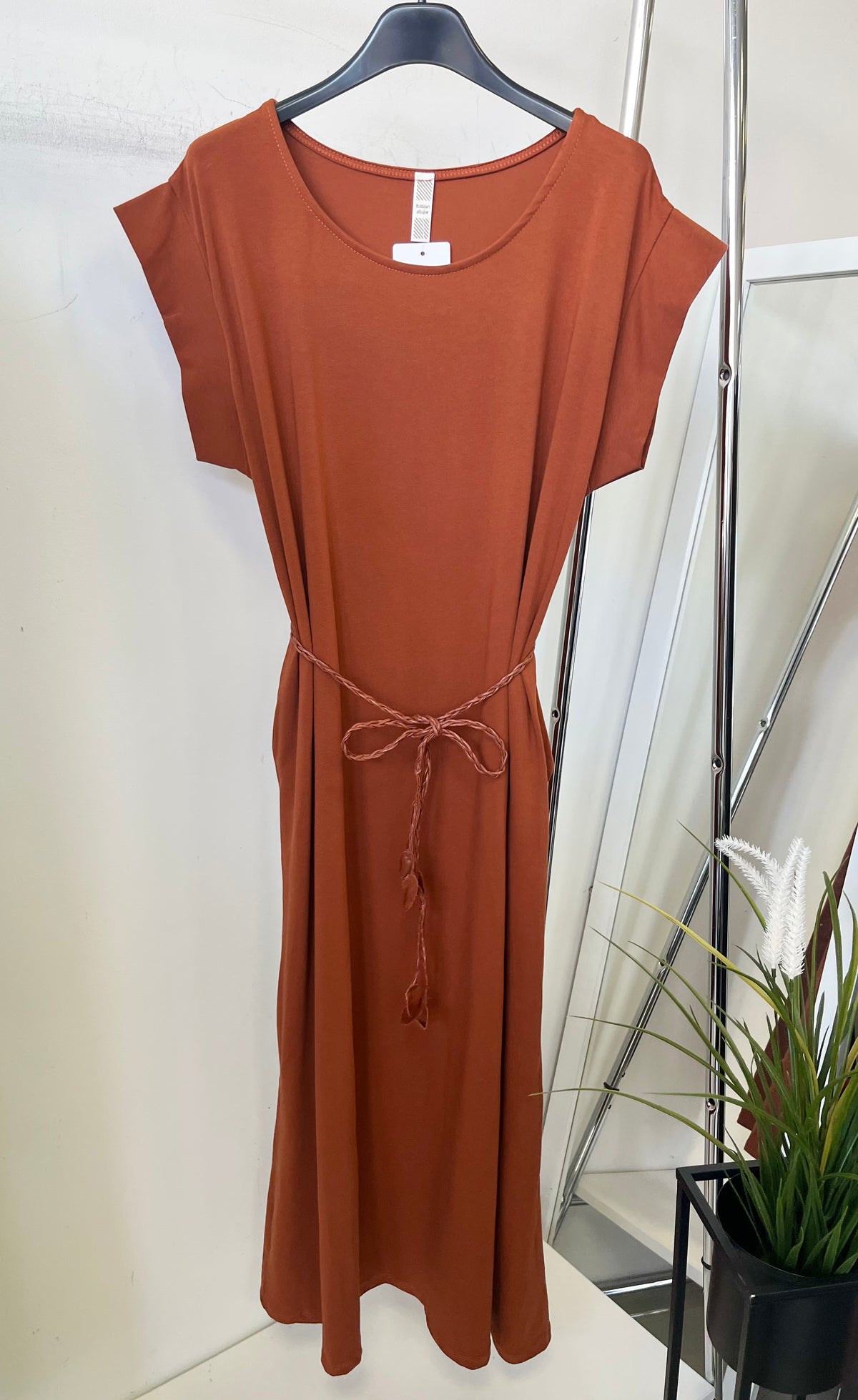 38087 MORENA pamut maxi ruha fonott övvel