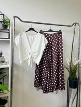 Kép betöltése a galériamegjelenítőbe: 4359 MINERVA pöttyös EXTRA bőszárú szatén nadrág
