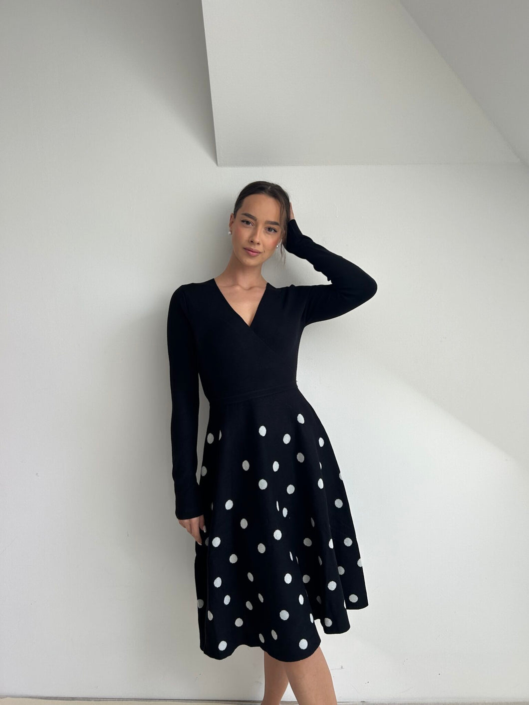 5278 POLLY pöttyös vékony kötött ruha