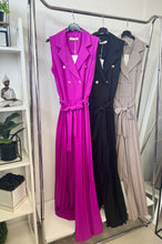 Kép betöltése a galériamegjelenítőbe: 90379 BLANCA gombos pliszírozott szárú overál
