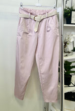 Kép betöltése a galériamegjelenítőbe: 0540 DORY fényes nadrág
