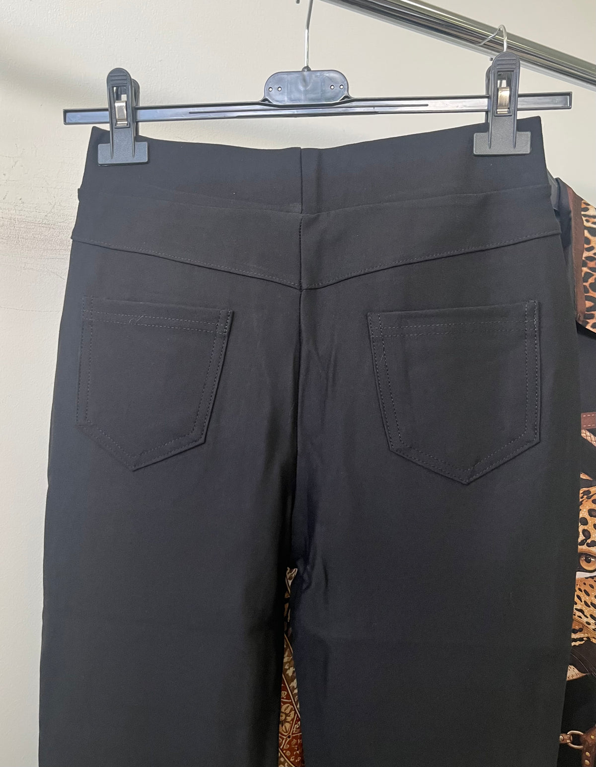 1518 NORY gombos pamut leggings