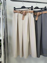 Kép betöltése a galériamegjelenítőbe: 7755 VICTORIA zsebes hosszú szoknya
