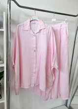 Kép betöltése a galériamegjelenítőbe: 2858 LENVÁSZON oversize ing virág díszítèssel
