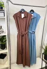 Kép betöltése a galériamegjelenítőbe: 12357 MONICA gombos ingruha
