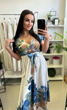 Kép betöltése a galériamegjelenítőbe: 18825 MIRA virágos szatén ruha
