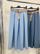 Kép betöltése a galériamegjelenítőbe: 7755 VICTORIA zsebes hosszú szoknya
