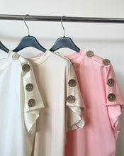 Kép betöltése a galériamegjelenítőbe: 12012 ANDA gombos vállú felső
