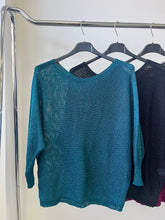 Kép betöltése a galériamegjelenítőbe: 1236 SZATĖN szalagos csillogós felső
