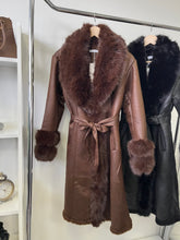 Kép betöltése a galériamegjelenítőbe: 10167 MARGARET műirha bunda
