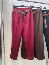 Kép betöltése a galériamegjelenítőbe: 7438 AYSHA egyenes szárú öves nadrág
