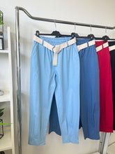 Kép betöltése a galériamegjelenítőbe: 52125 STACY öves nadrág
