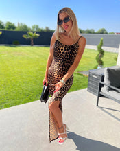 Kép betöltése a galériamegjelenítőbe: 25300 LENA spagetti pántos leopárd ruha
