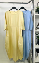 Kép betöltése a galériamegjelenítőbe: 38957 LORENA pamut zsebes hagyma ruha
