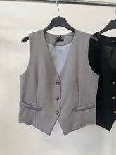 Kép betöltése a galériamegjelenítőbe: 9978 HARPER kosztüm mellény
