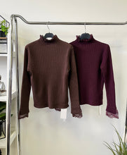 Kép betöltése a galériamegjelenítőbe: 8066 MELITTA basic csipkebetétes felső
