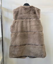 Kép betöltése a galériamegjelenítőbe: 40619 STELLA mellény
