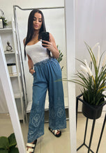 Kép betöltése a galériamegjelenítőbe: MAXA nyári nadrág 2760
