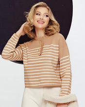 Kép betöltése a galériamegjelenítőbe: 7702 Csíkos pulóver
