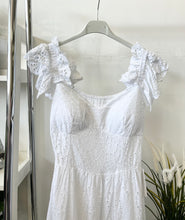 Kép betöltése a galériamegjelenítőbe: 12087 ZEFI fodros pántos madeira ruha
