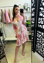Kép betöltése a galériamegjelenítőbe: 1077 HANNA virágos hidegselyem ruha
