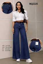 Kép betöltése a galériamegjelenítőbe: BQ2225 MAGGIE bőszárú farmer nadrág
