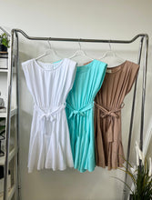 Kép betöltése a galériamegjelenítőbe: NINETT válltömős fodros ruha
