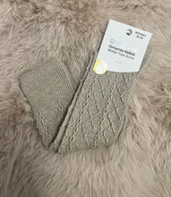 Kép betöltése a galériamegjelenítőbe: 2001 Fonott mintás térdzokni
