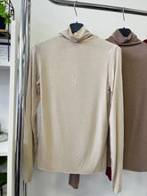 Kép betöltése a galériamegjelenítőbe: 3705 NINETT vékony fèlgarbó felső
