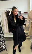 Kép betöltése a galériamegjelenítőbe: 8873 NARA szőrmés kötős kardigán/kabát
