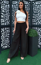 Kép betöltése a galériamegjelenítőbe: 7331 CARINA pliszírozott nadrág
