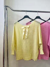 Kép betöltése a galériamegjelenítőbe: 1236 SZATĖN szalagos csillogós felső
