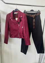 Kép betöltése a galériamegjelenítőbe: 8652 METTA velúr hatású átmeneti kabát
