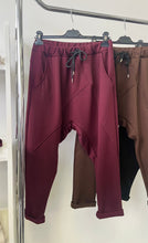 Kép betöltése a galériamegjelenítőbe: 3458 ÜLEPES bundás pamut nadrág
