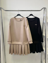 Kép betöltése a galériamegjelenítőbe: 6669 MIRY rakott szoknyás ruha/tunika
