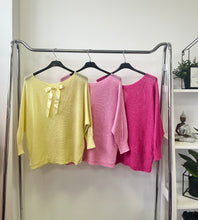 Kép betöltése a galériamegjelenítőbe: 1236 SZATĖN szalagos csillogós felső
