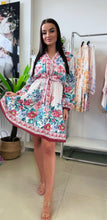 Kép betöltése a galériamegjelenítőbe: 3696 DORIS virágos vászon ruha
