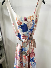 Kép betöltése a galériamegjelenítőbe: 4151 ROSALINDA virágos öves hosszú ruha
