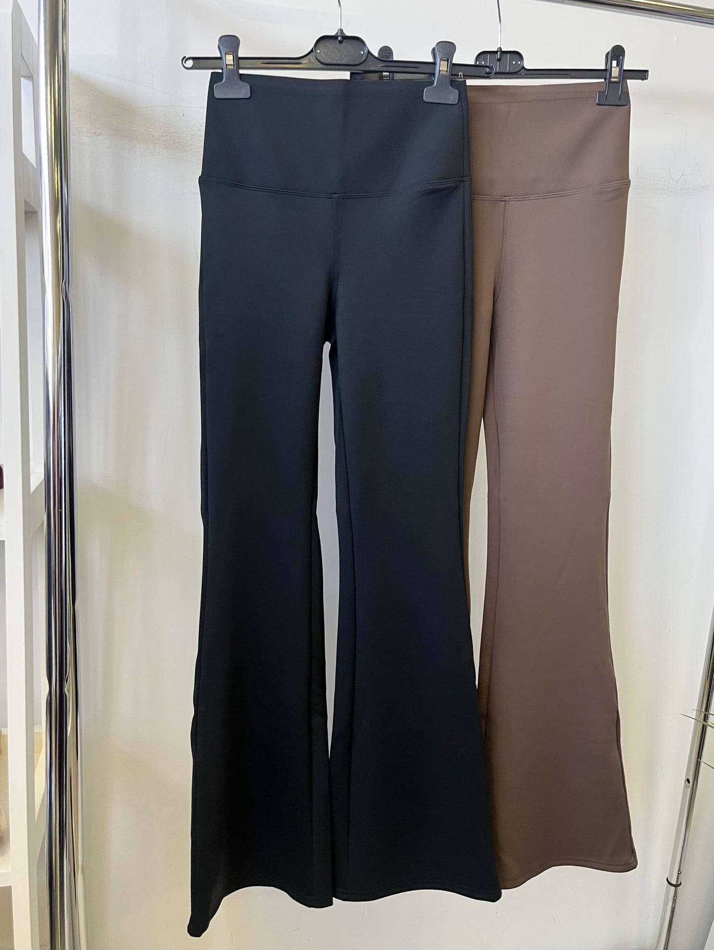 8571 BUNDÁS trapéz szárú leggings