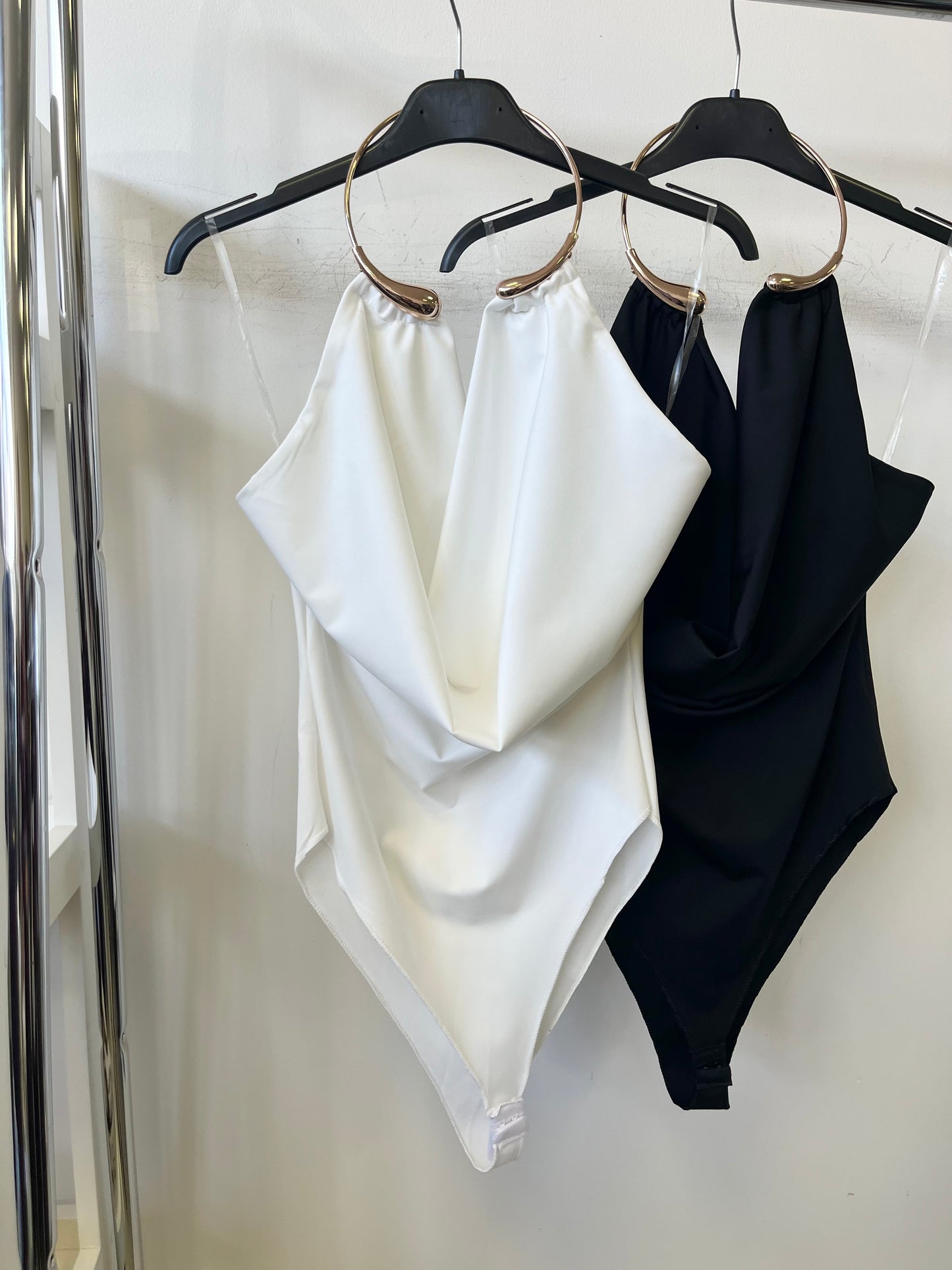 44382 MELISSA body merev nyakékkel