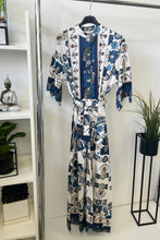 Kép betöltése a galériamegjelenítőbe: 4844 FRANNY mintás vászon ruha
