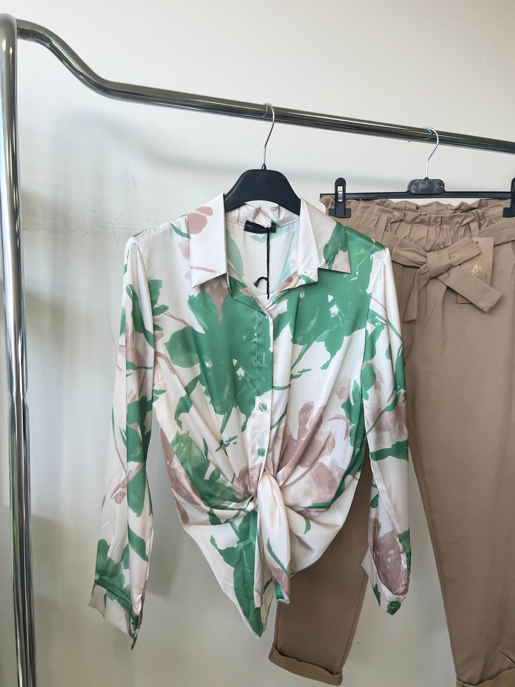 7988 Zöld leveles szatén blúz