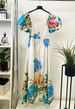 Kép betöltése a galériamegjelenítőbe: 12650 FLORA színes virágos vászon ruha
