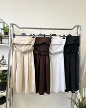 Kép betöltése a galériamegjelenítőbe: 59681 MARGOT vászon ruha övvel
