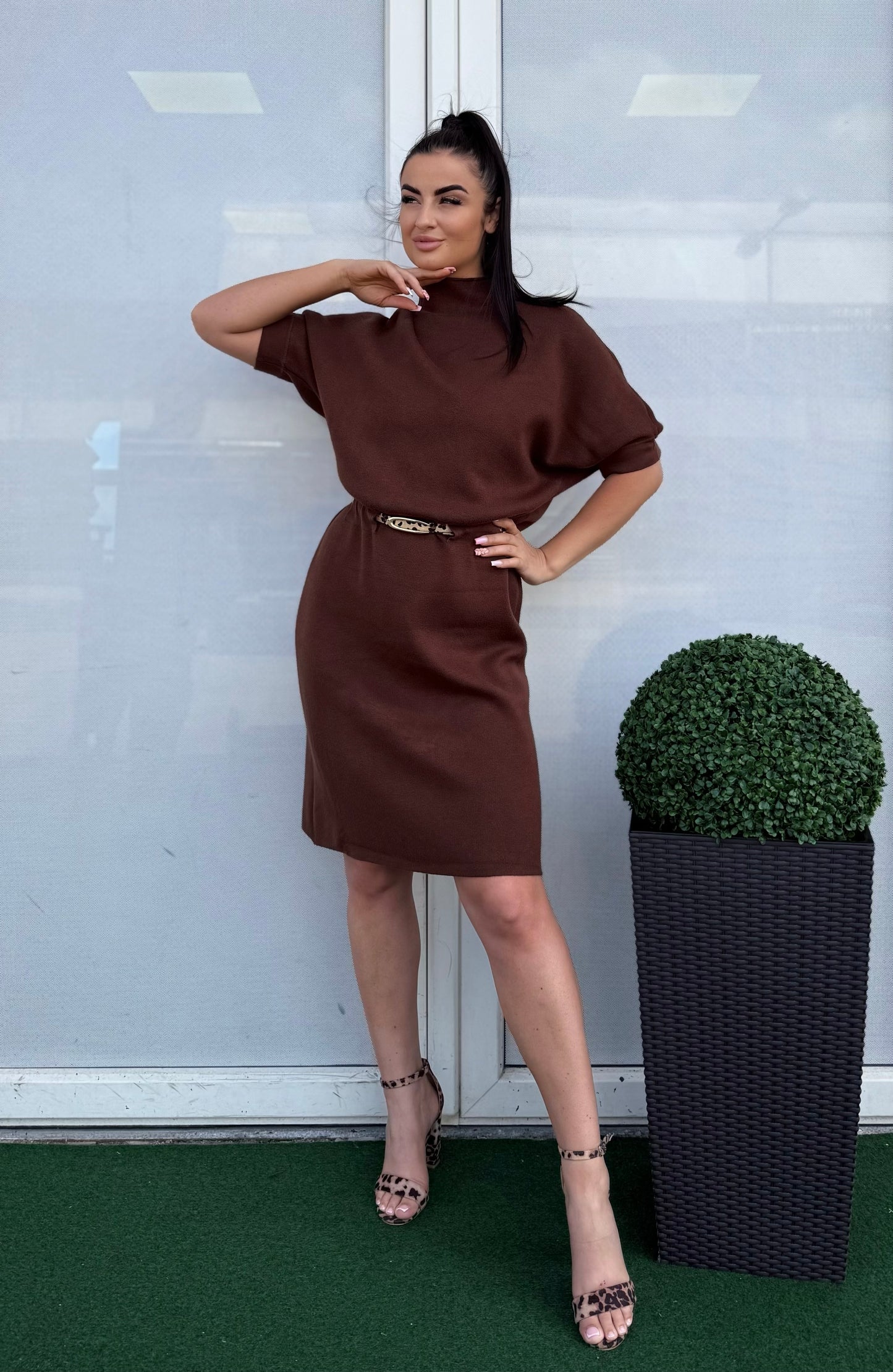 037 NATALIE rövid ujjú kötött ruha, leopárd övvel
