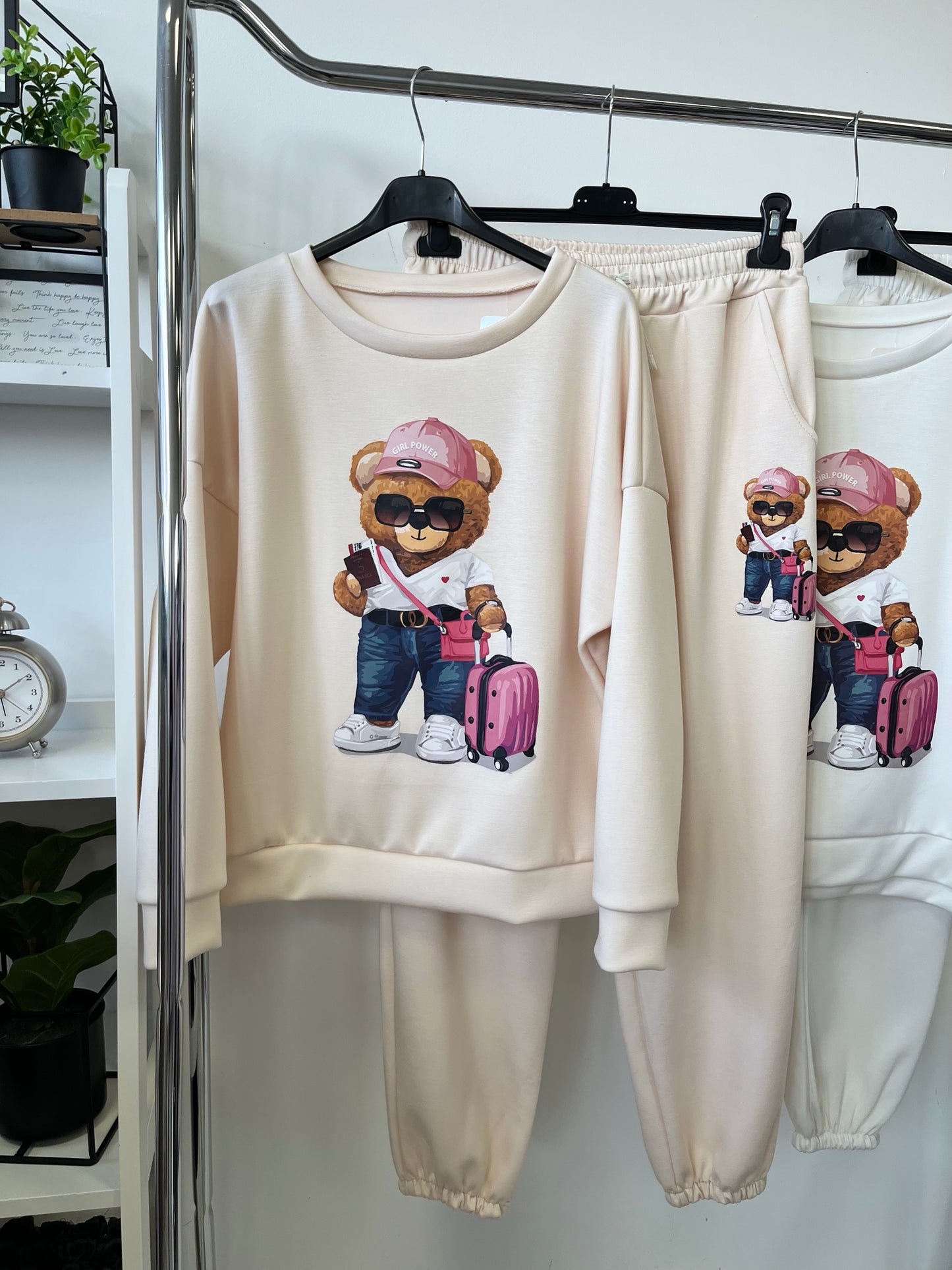 58322 TRAVEL maci jogging szett