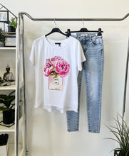 Kép betöltése a galériamegjelenítőbe: 917 LOVE PARIS L/XL virág póló
