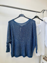 Kép betöltése a galériamegjelenítőbe: 1236 SZATĖN szalagos csillogós felső
