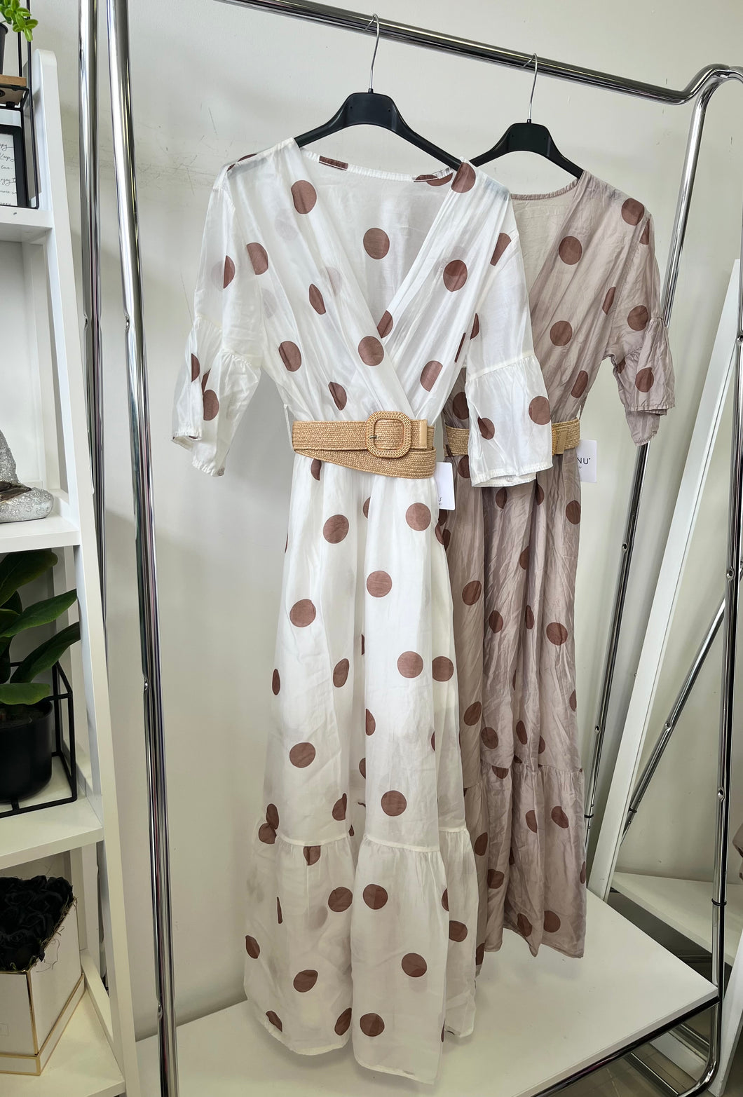 3231 IRENE pöttyös műselyem ruha