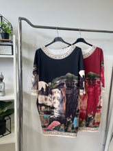 Kép betöltése a galériamegjelenítőbe: 2585 SABINA mintás ruha
